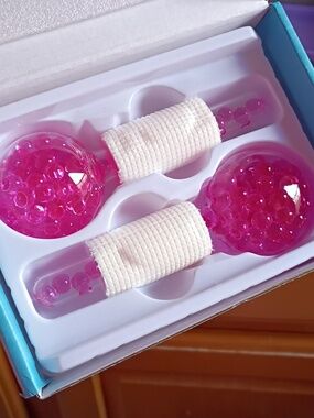 Beauty Crystal Ball Facial Massager - Pink